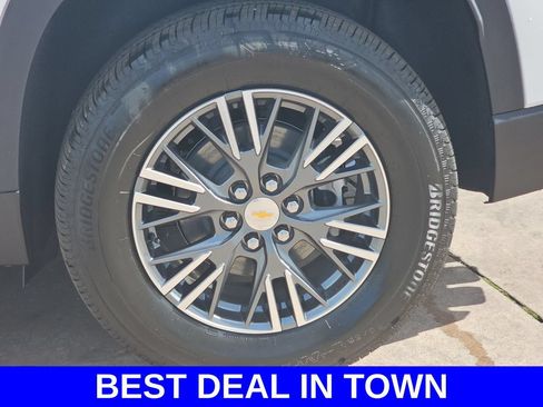 New 2026 Chevrolet Traverse LT w/ Sun and Wheel Package FWD image 37