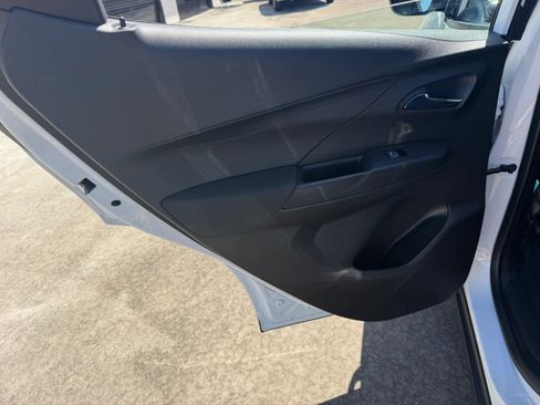 Used 2022 Chevrolet Bolt LT FWD image 32