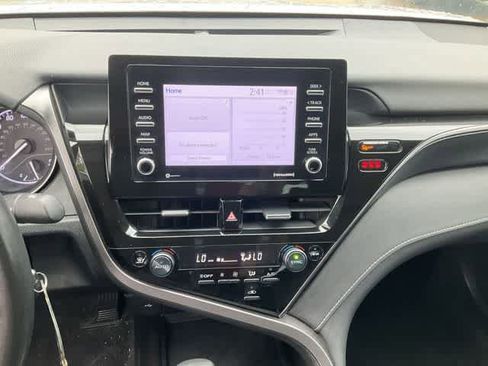 Used 2024 Toyota Camry SE FWD image 19