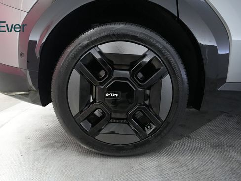 Used 2024 Kia EV9 GT-Line AWD/4WD image 21