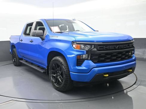 Used 2025 Chevrolet Silverado 1500 Custom w/ Turbomax Blackout Package RWD image 9