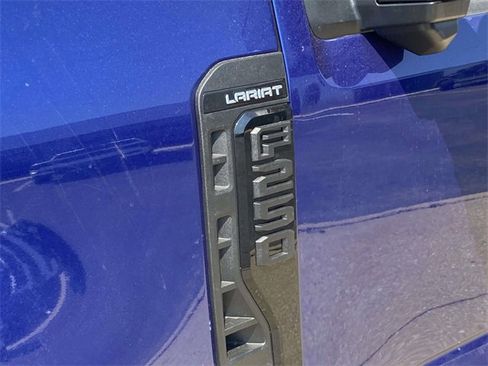 New 2026 Ford F250 Lariat w/ Black Appearance Package image 28