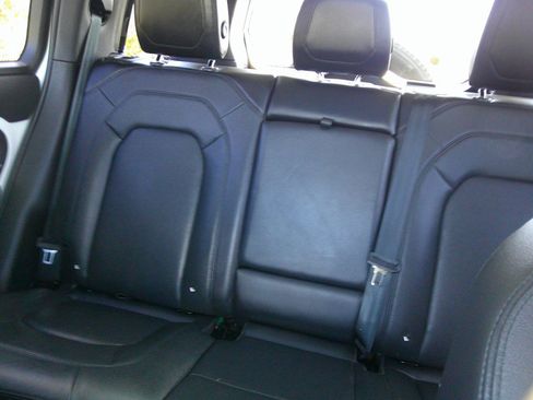 Used 2023 Land Rover Defender 110 S image 82