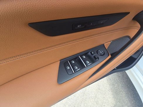 Used 2022 BMW 530i w/ M Sport Package RWD image 25