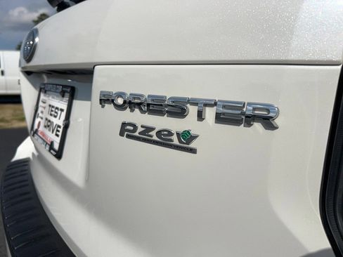 Used 2017 Subaru Forester 2.5i Touring image 11