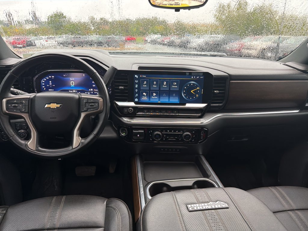 Used 2024 Chevrolet Silverado 2500 High Country w/ High Country Premium Package AWD/4WD image 11