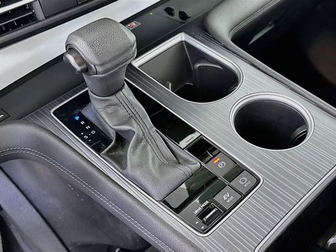 Certified 2025 Toyota Sienna LE FWD image 16