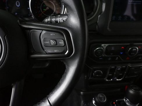 Used 2022 Jeep Wrangler Unlimited Sport AWD/4WD image 11
