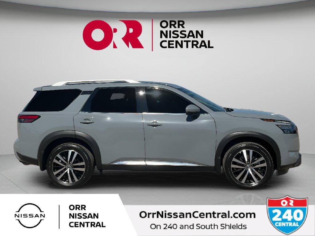 Used 2025 Nissan Pathfinder Platinum w/ Cargo Package FWD image 4