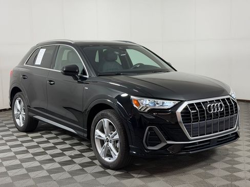 Used 2023 Audi Q3 2.0T Premium Plus w/ Premium Plus Package AWD/4WD image 7