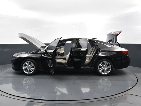 Used 2018 Honda Accord LX image 32