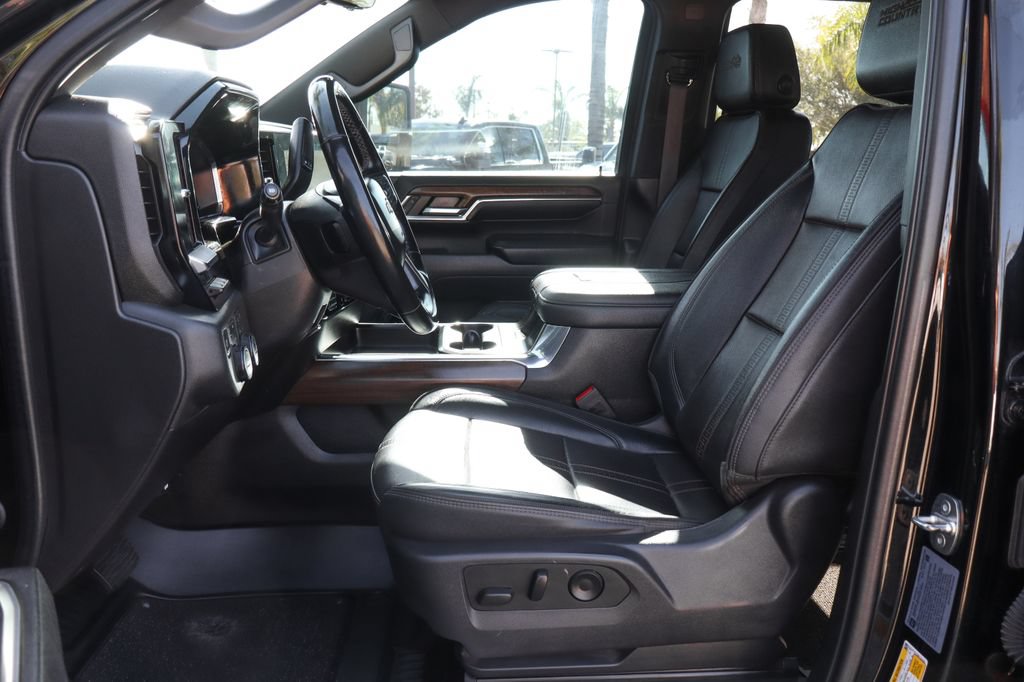 Used 2024 Chevrolet Silverado 3500 High Country w/ High Country Premium Package AWD/4WD image 27