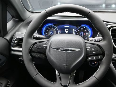 New 2026 Chrysler Pacifica Limited FWD image 29