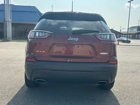 Used 2019 Jeep Cherokee Latitude w/ Cold Weather Group AWD/4WD image 4