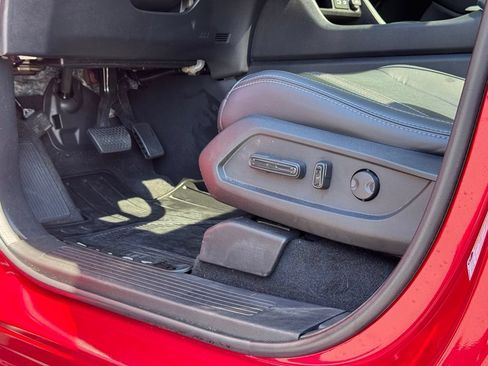 Certified 2025 Honda Pilot Touring image 11