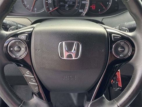 Used 2017 Honda Accord Sport image 18