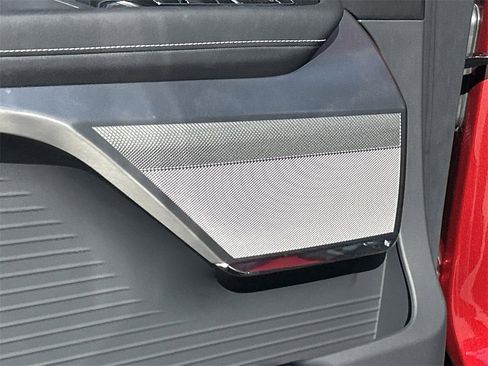 New 2026 Cadillac Vistiq Platinum image 21