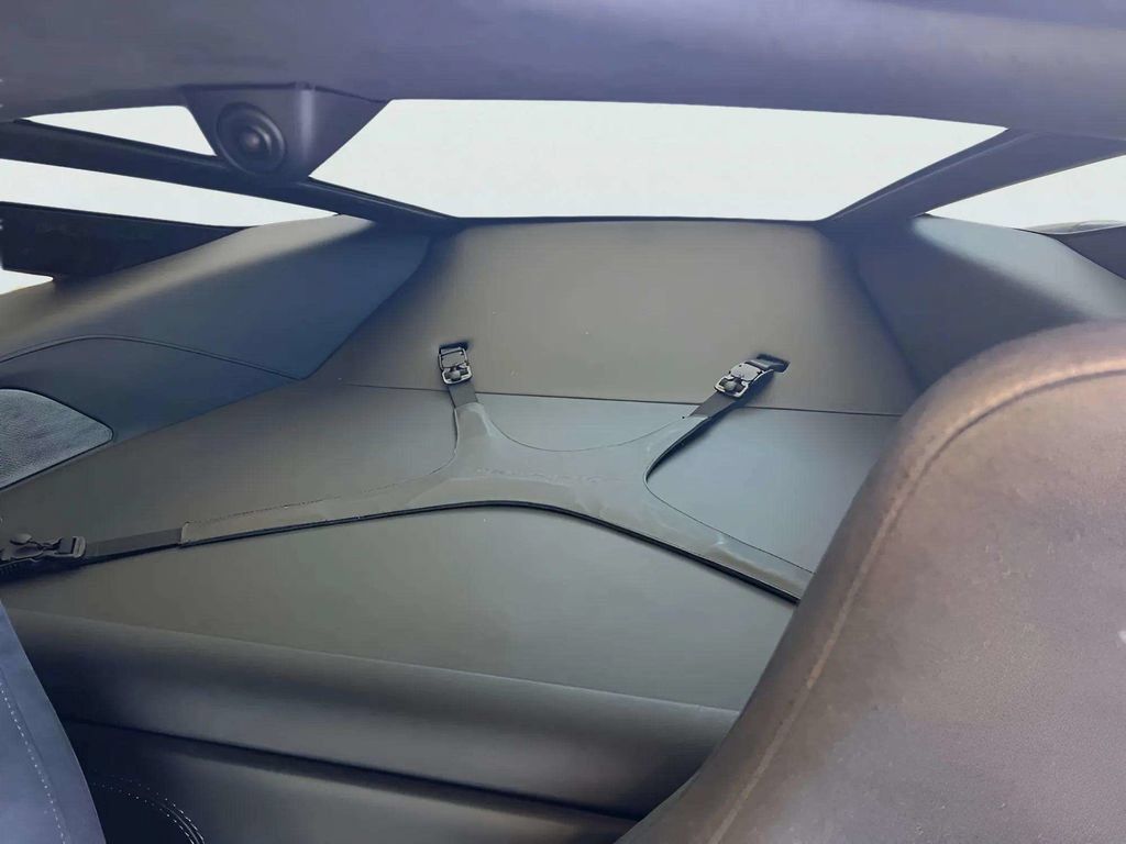 Used 2018 McLaren 720S Performance RWD image 16