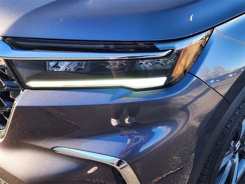 Used 2024 Honda Pilot Touring image 5