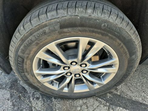 Used 2021 Cadillac XT5 Premium Luxury w/ LPO, Floor Liner Package AWD/4WD image 9