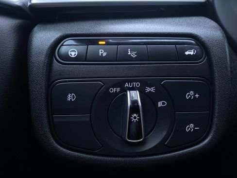 Used 2022 INFINITI QX50 Sensory image 19