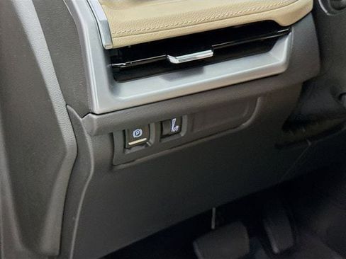 Used 2024 Cadillac XT4 Premium Luxury w/ Technology Package image 11