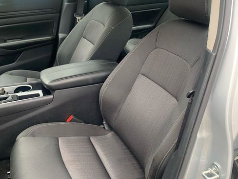 Used 2024 Nissan Altima 2.5 SV image 7