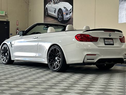 Used 2018 BMW M4 Convertible w/ Executive Package RWD image 6