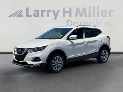 Used 2022 Nissan Rogue Sport SV FWD image 1