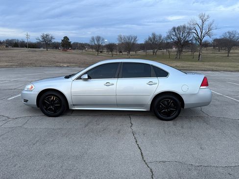 Used 2011 Chevrolet Impala LS image 3
