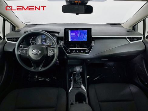 Used 2025 Toyota Corolla LE FWD image 11