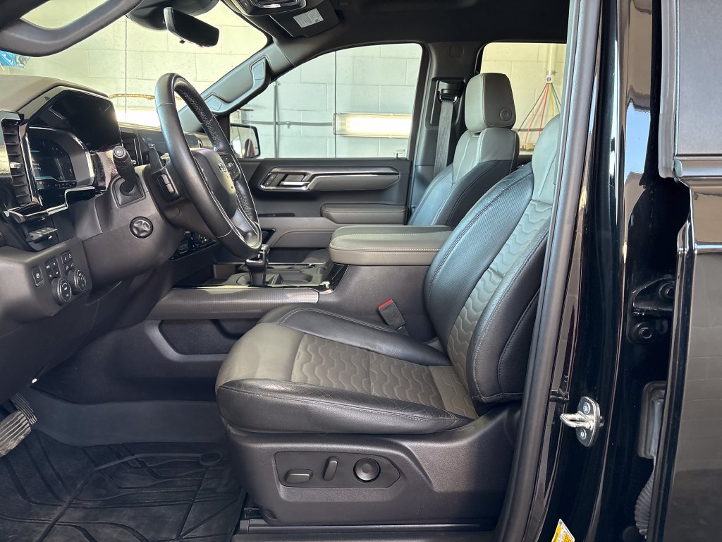 Used 2024 Chevrolet Silverado 1500 ZR2 w/ Technology Package AWD/4WD image 13