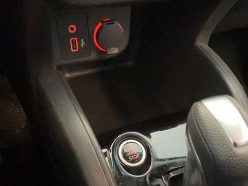Used 2022 Nissan Kicks S FWD image 13