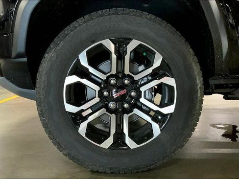 New 2025 GMC Canyon AT4 w/ Nightfall Edition image 6