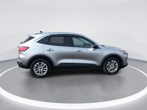 Used 2022 Ford Escape SE image 9