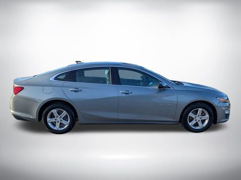 Used 2020 Chevrolet Equinox LT image 2