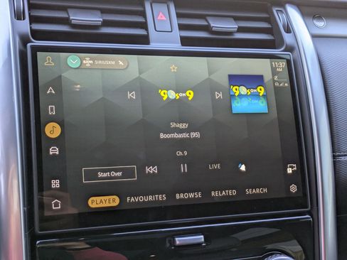 Used 2024 Land Rover Discovery Dynamic SE image 21