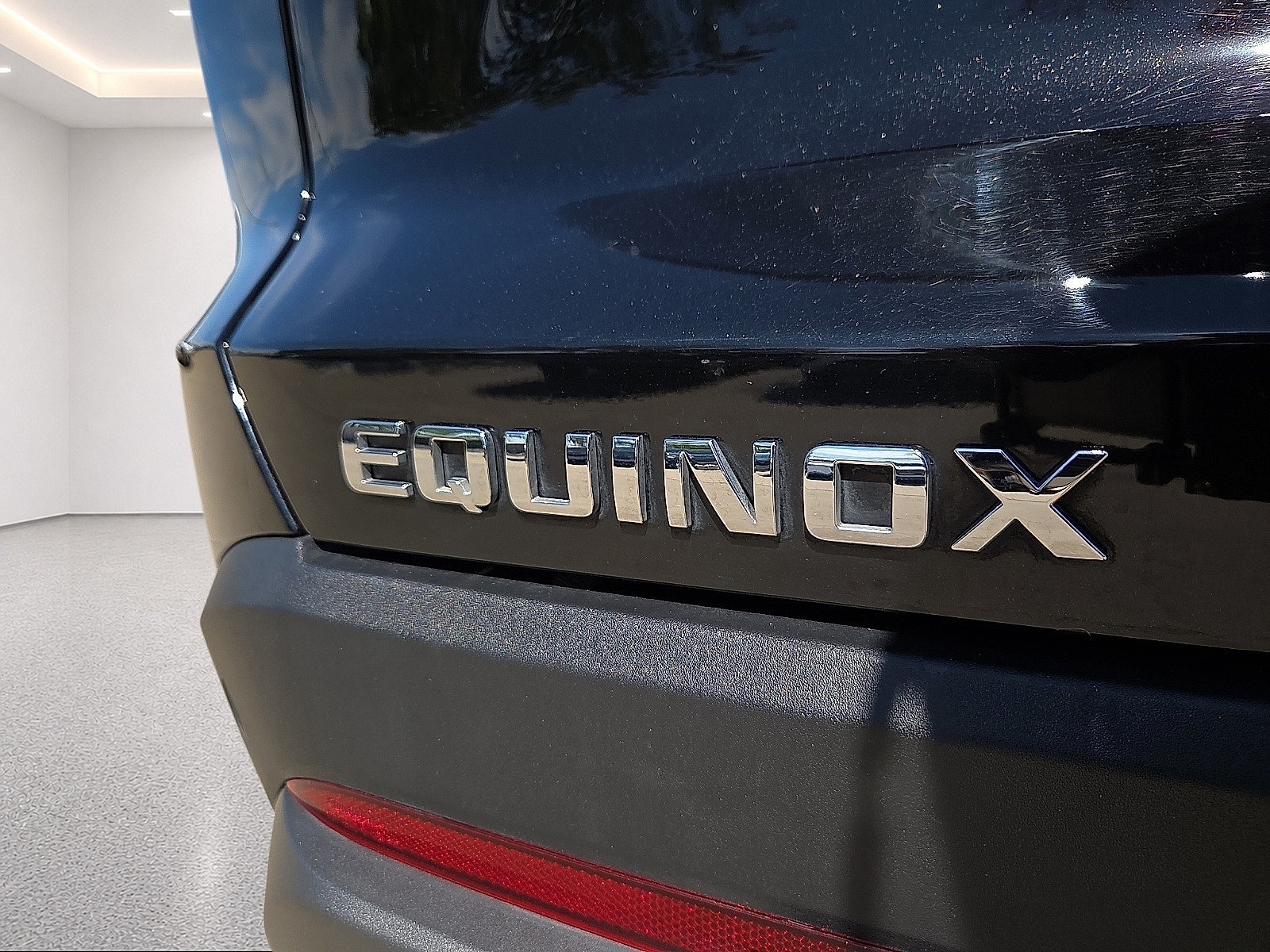 Used 2025 Chevrolet Equinox LT w/ Convenience Package II FWD image 9