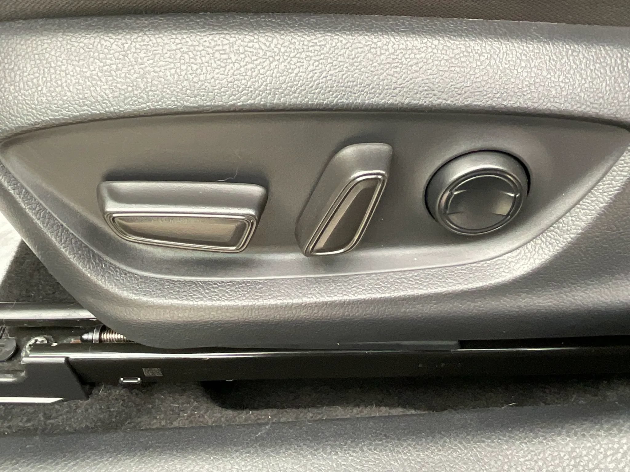 Used 2018 Toyota Camry LE w/ Audio Package FWD image 19