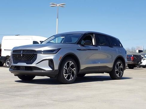 New 2026 Lincoln Nautilus Premier w/ Jet Appearance Package AWD/4WD image 4