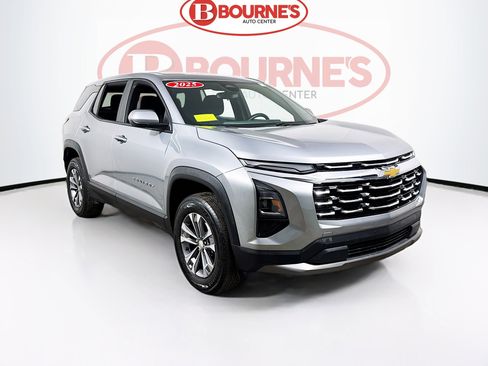 Used 2025 Chevrolet Equinox LT FWD image 1
