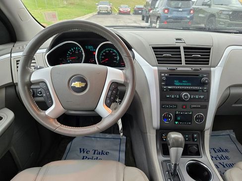 Used 2012 Chevrolet Traverse LT image 20