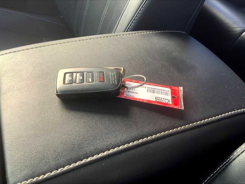 Used 2017 Lexus RX 450h AWD image 14