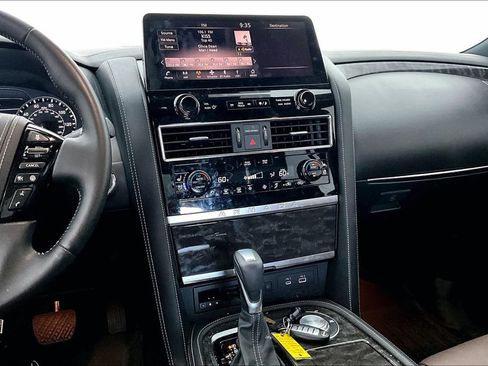 Used 2024 Nissan Armada Platinum w/ Captain's Chairs Package RWD image 6