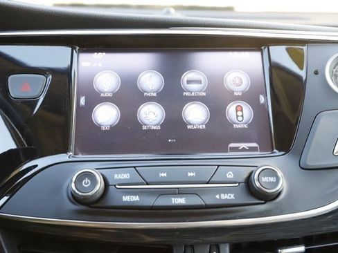 Used 2018 Buick Envision Essence image 25