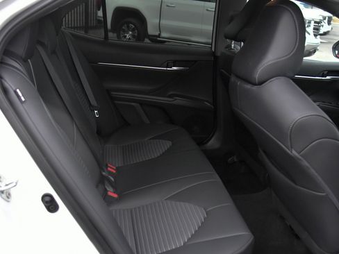Used 2024 Toyota Camry SE image 39