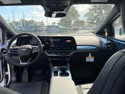 New 2026 Chevrolet Equinox EV LT image 27