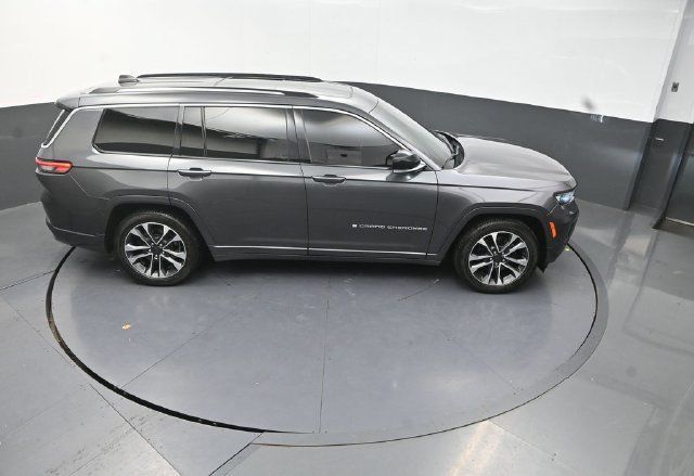 Used 2021 Jeep Grand Cherokee L Overland w/ Luxury Tech Group IV AWD/4WD image 19