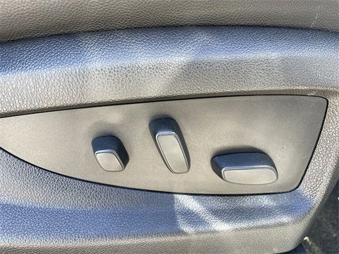 Used 2018 Chevrolet Suburban Premier image 29