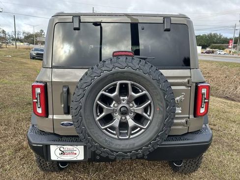 New 2025 Ford Bronco Badlands image 4